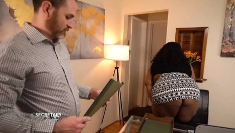 Bustyblack secretary back scuttled over her desk by the bosses white cock