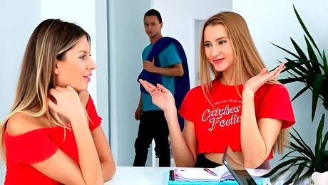 Lusty Ivi Rein and Rebecca Volpetti's curvy scene
